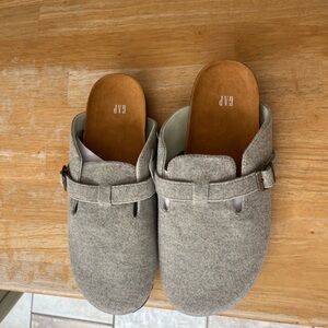 GAP Heather Grey Felt Clogs